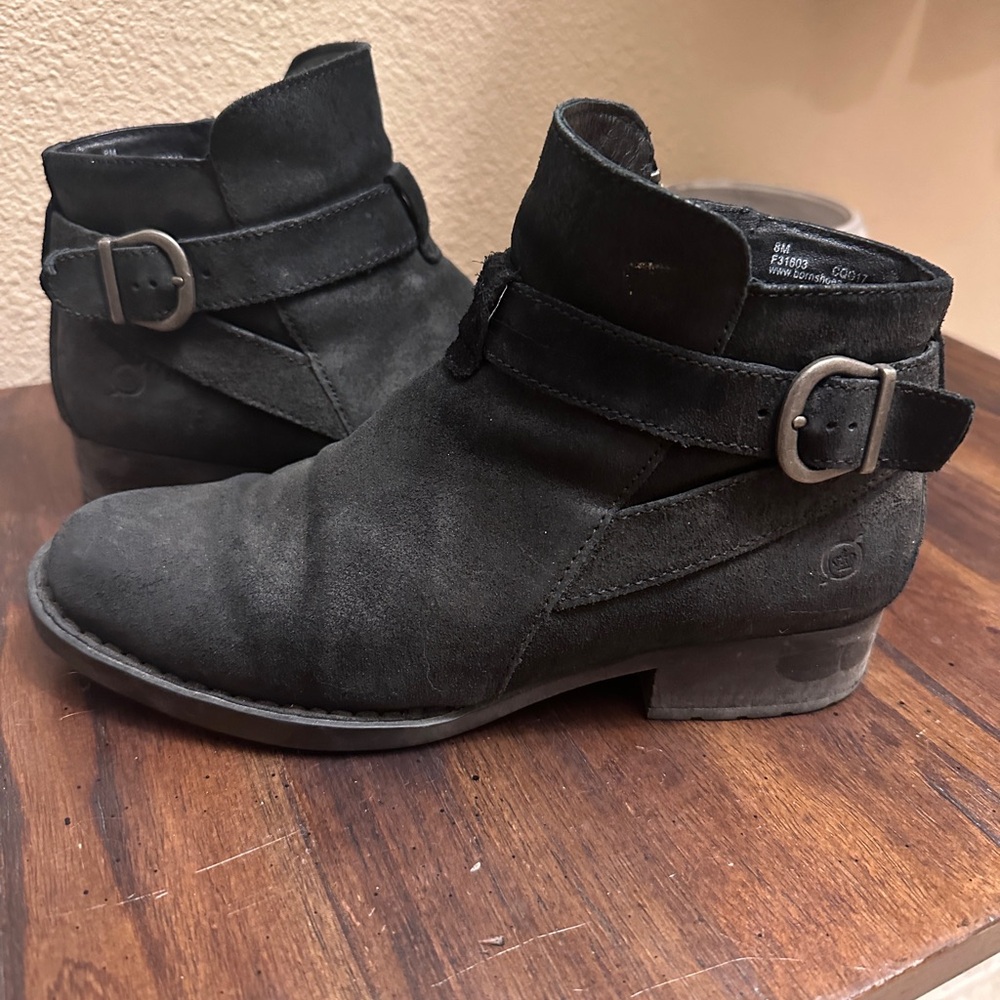 Women's Black Born Ankle Boots size 8 distressed leather - like new!